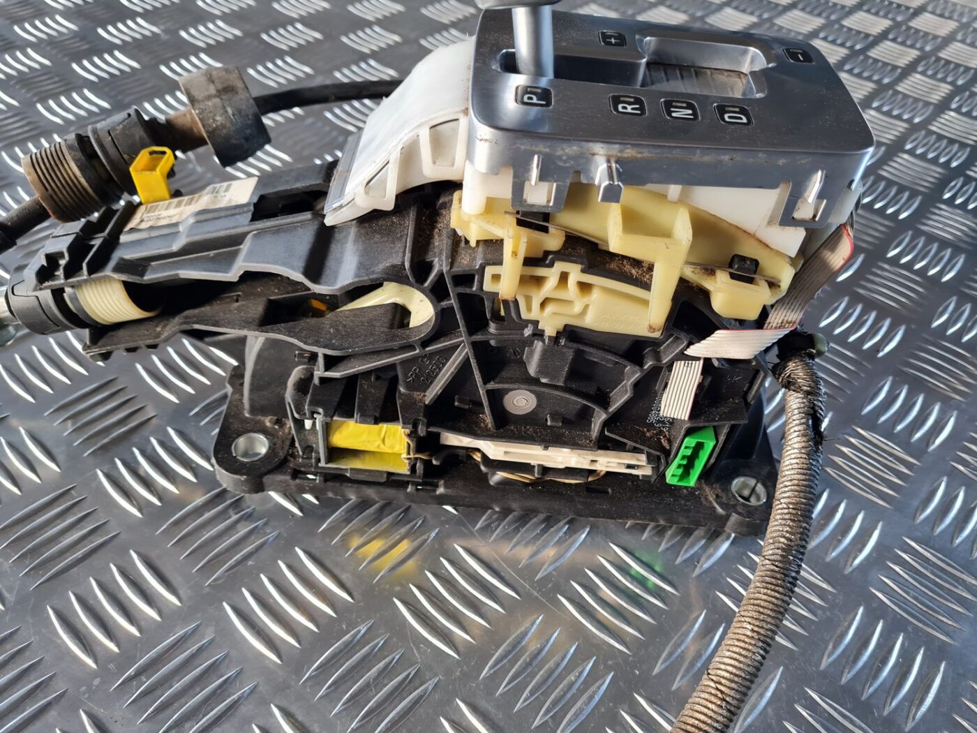 Ātrumu pārslēgšanas slēdzis priekš VOLVO S80 2007 Black 4 Ātrumu pārslēgšanas slēdzis priekš VOLVO S80 2007 Black