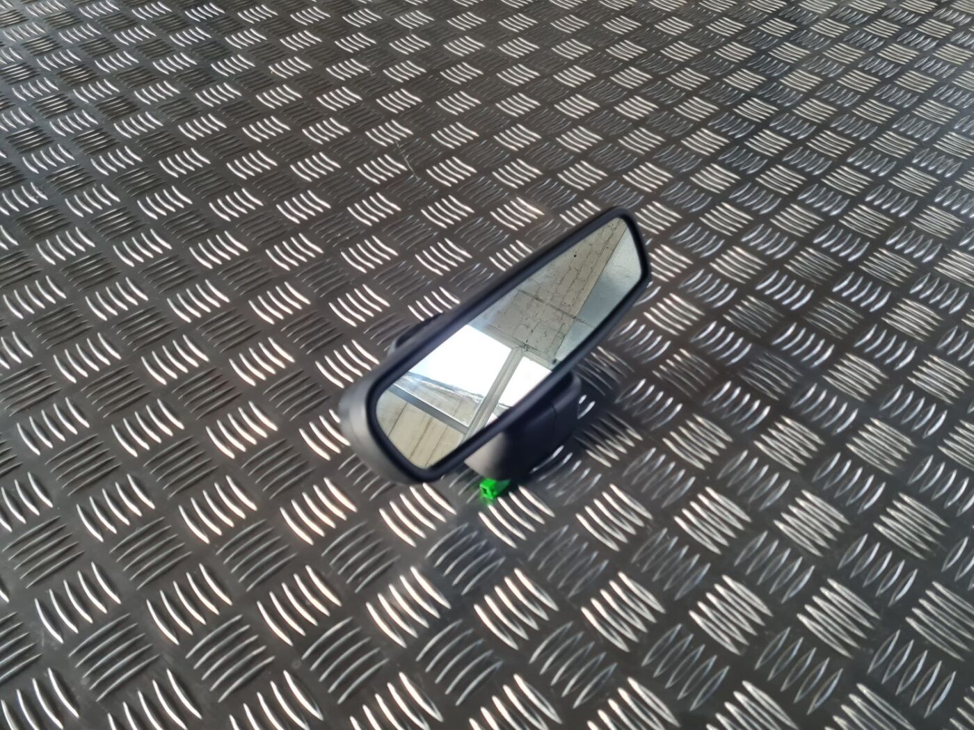 Salona atpakaļskata spogulis priekš VOLVO S80 2007 Black 1 Salona atpakaļskata spogulis priekš VOLVO S80 2007 Black