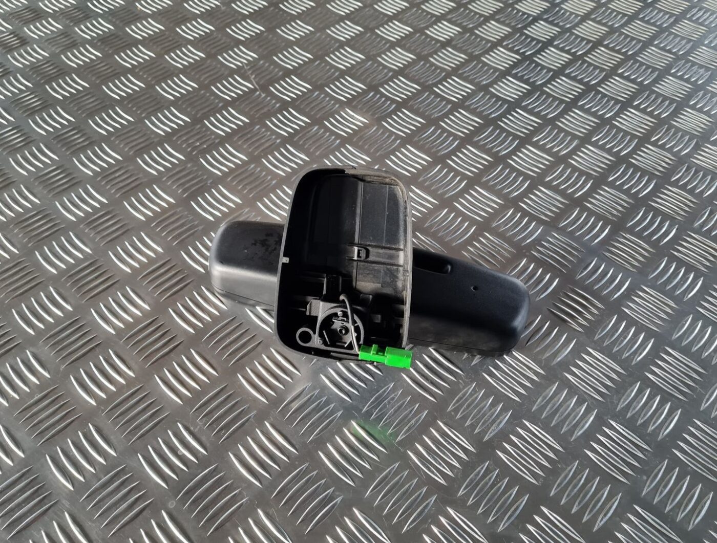 Salona atpakaļskata spogulis priekš VOLVO S80 2007 Black 3 Salona atpakaļskata spogulis priekš VOLVO S80 2007 Black