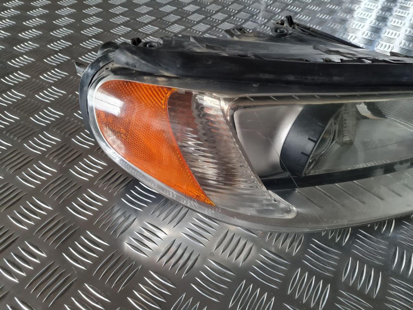 Priekšējais labais lukturis priekš VOLVO S80 2007 Black 11 Priekšējais labais lukturis priekš VOLVO S80 2007 Black