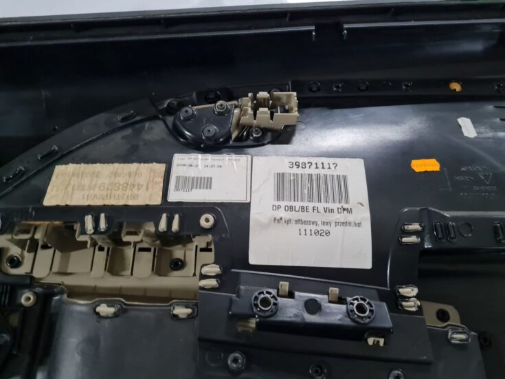 Priekšējo kreiso durvju apdare priekš VOLVO S80 2007 Black