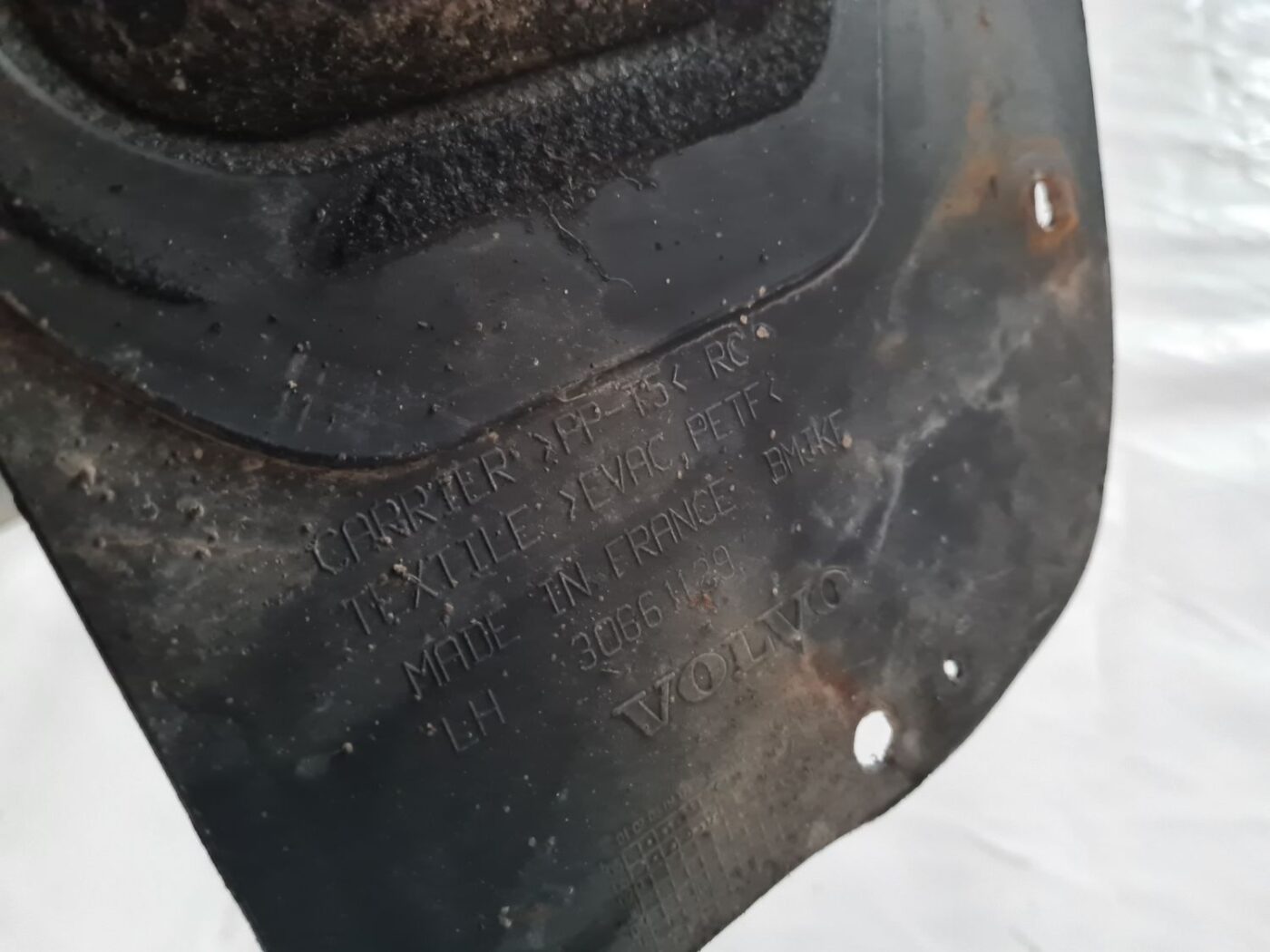 Aizmugurējais kreisais paspārns priekš VOLVO S80 2007 Black 3 Aizmugurējais kreisais paspārns priekš VOLVO S80 2007 Black