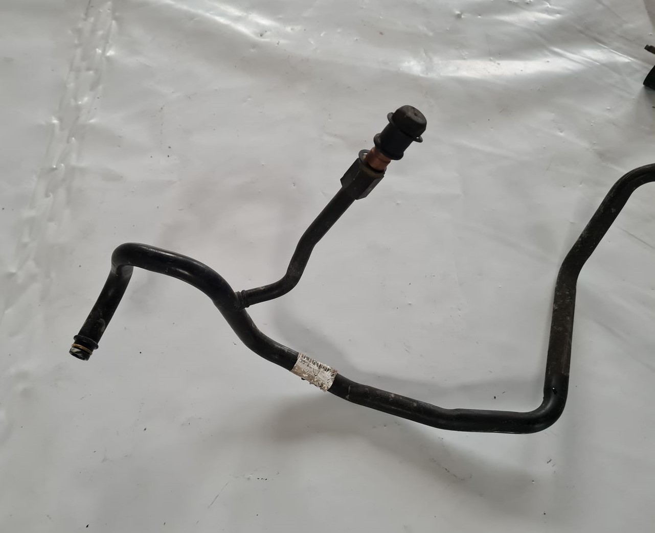 Gaisa kondicioniera galvenā caurule priekš VOLVO S80 2007 Black 2 Gaisa kondicioniera galvenā caurule priekš VOLVO S80 2007 Black