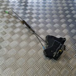 Aizmugurējo kreiso durvju slēdzene priekš TOYOTA AVENSIS 2010