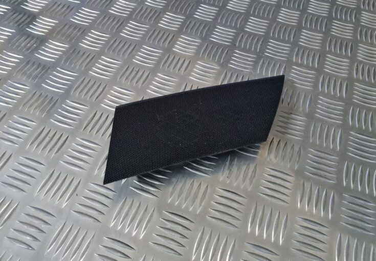 Mērinstrumentu paneļa skaļruņa apdare priekš TOYOTA AVENSIS 2010