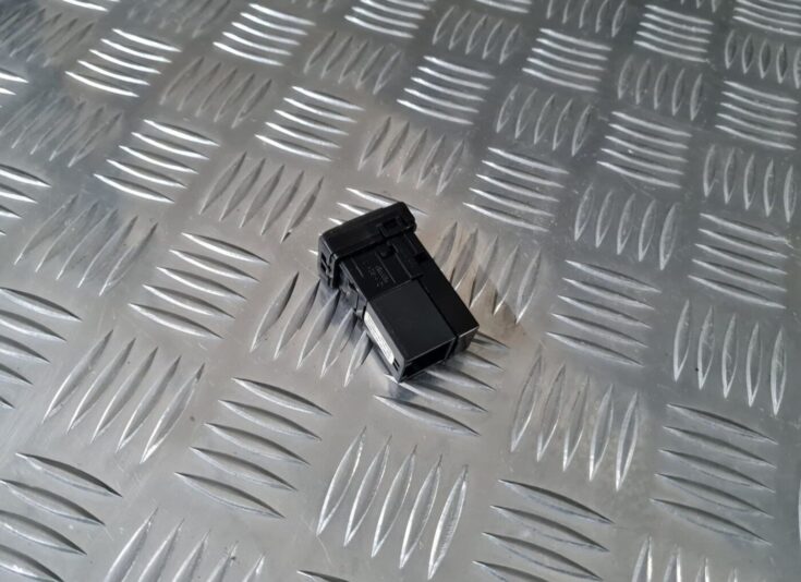 Audio/video AUX adapteris priekš TOYOTA AVENSIS 2010