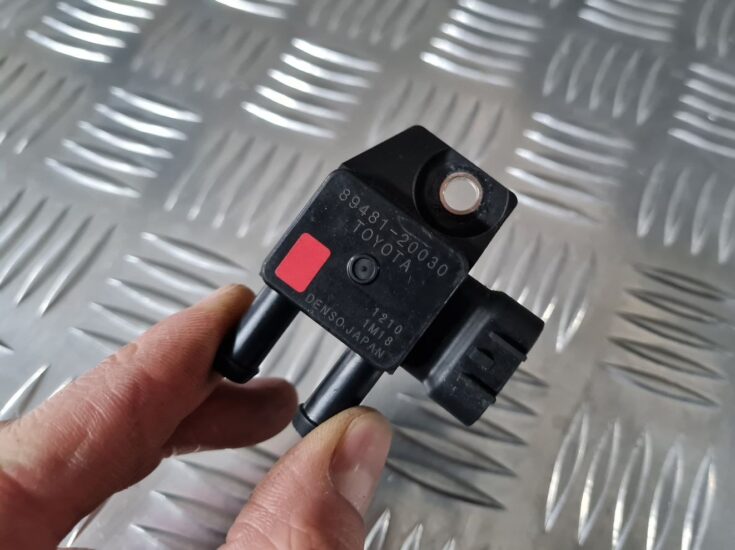 Izplūdes gāzu spiediena sensors priekš TOYOTA AVENSIS 2010