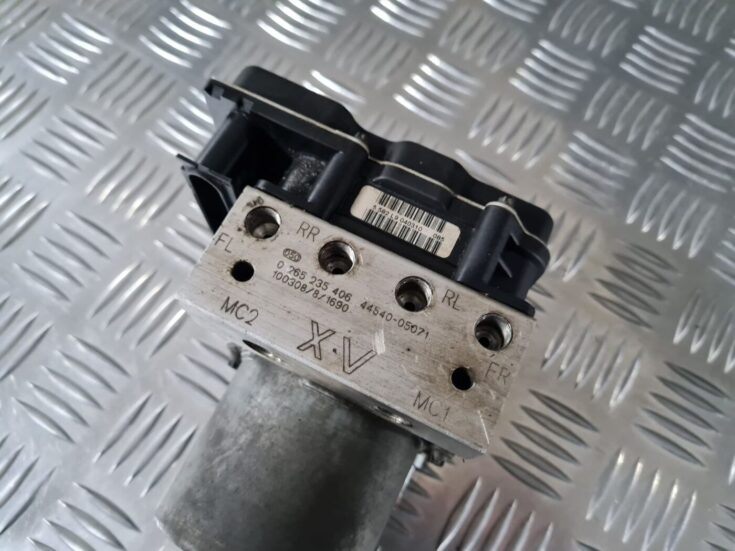 ABS bloks priekš TOYOTA AVENSIS 2010
