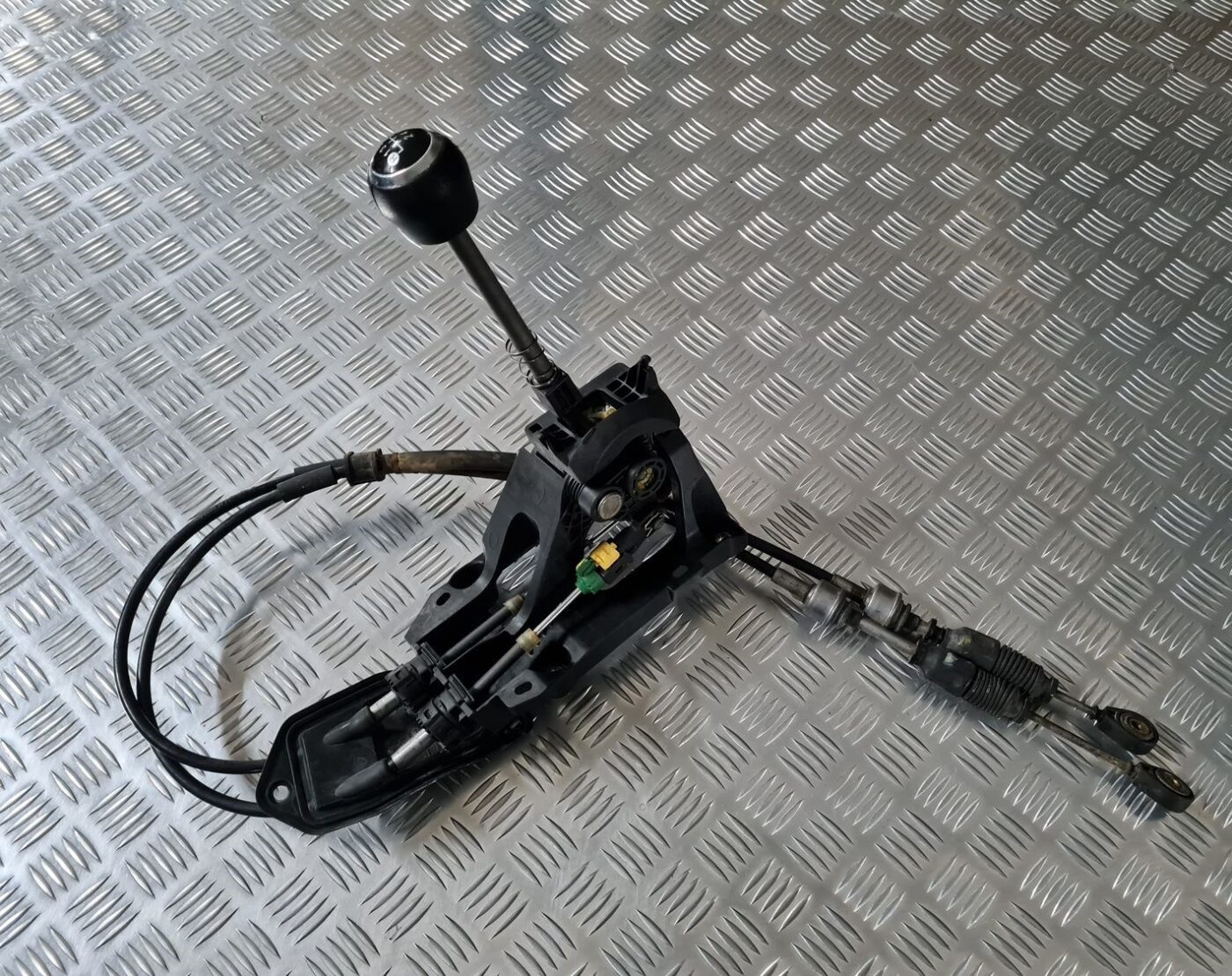 Ātrumu pārslēgšanas slēdzis priekš TOYOTA AVENSIS 2010 1 Ātrumu pārslēgšanas slēdzis priekš TOYOTA AVENSIS 2010