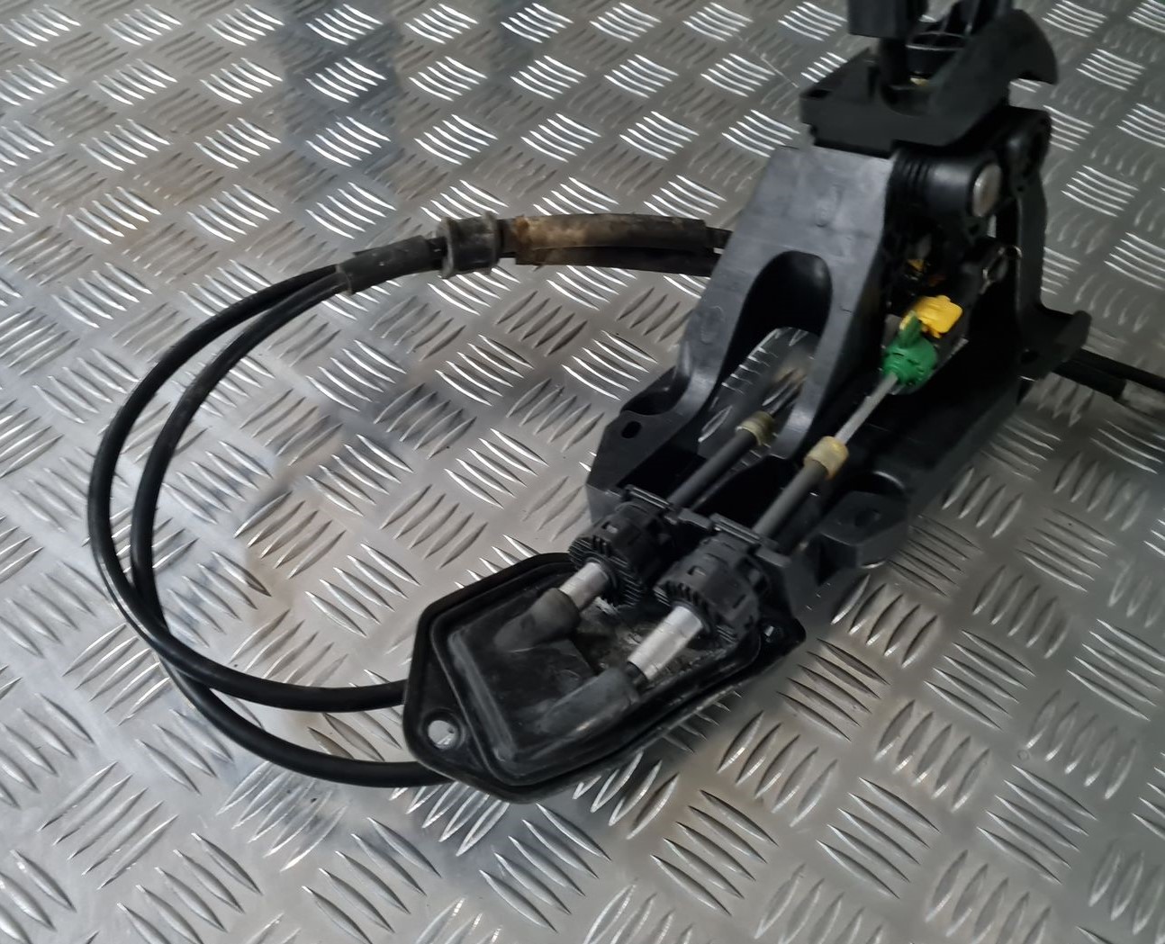 Ātrumu pārslēgšanas slēdzis priekš TOYOTA AVENSIS 2010 2 Ātrumu pārslēgšanas slēdzis priekš TOYOTA AVENSIS 2010