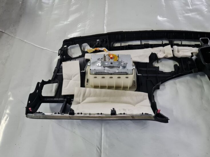 Mērinstrumentu panelis priekš TOYOTA AVENSIS 2010