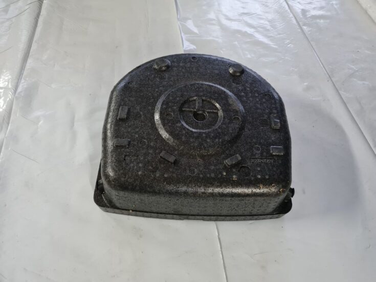 Bagāžnieka nodalījuma instrumentu ieliktnis priekš TOYOTA AVENSIS 2010