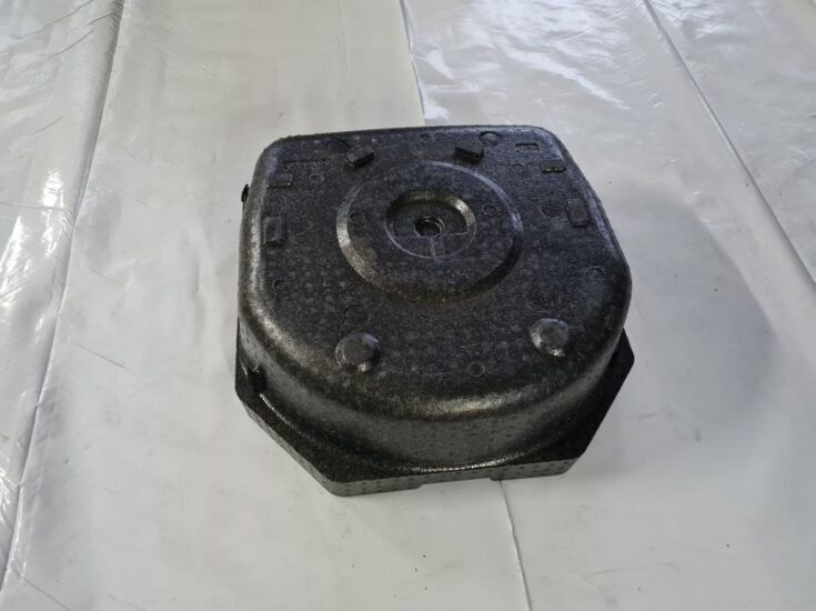 Bagāžnieka nodalījuma instrumentu ieliktnis priekš TOYOTA AVENSIS 2010