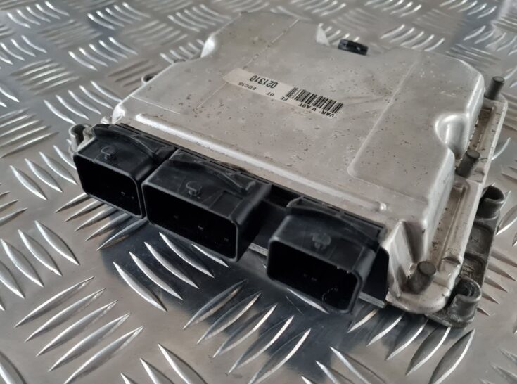 Dzinēja vadības bloks priekš CITROEN C8 2005