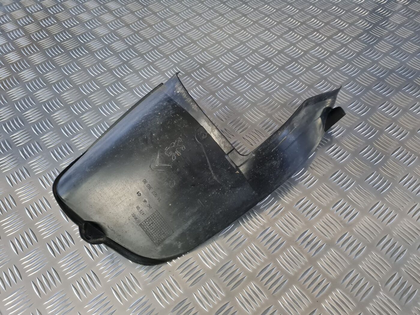 Aizmugurējais labais paspārns priekš CITROEN C8 2005 1 Aizmugurējais labais paspārns priekš CITROEN C8 2005