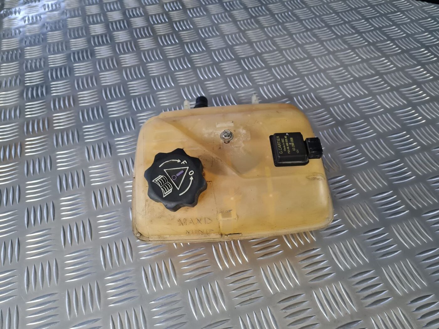 Dzesēšanas šķidruma tvertne priekš CITROEN C8 2005 1 Dzesēšanas šķidruma tvertne priekš CITROEN C8 2005