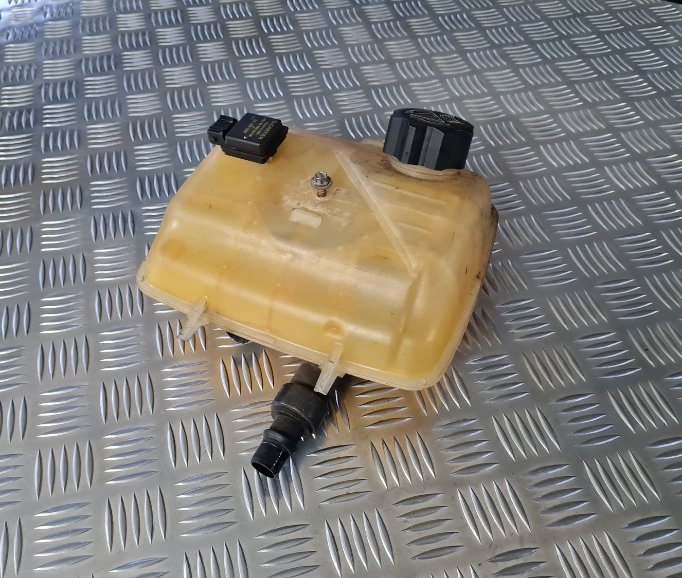 Dzesēšanas šķidruma tvertne priekš CITROEN C8 2005 4 Dzesēšanas šķidruma tvertne priekš CITROEN C8 2005