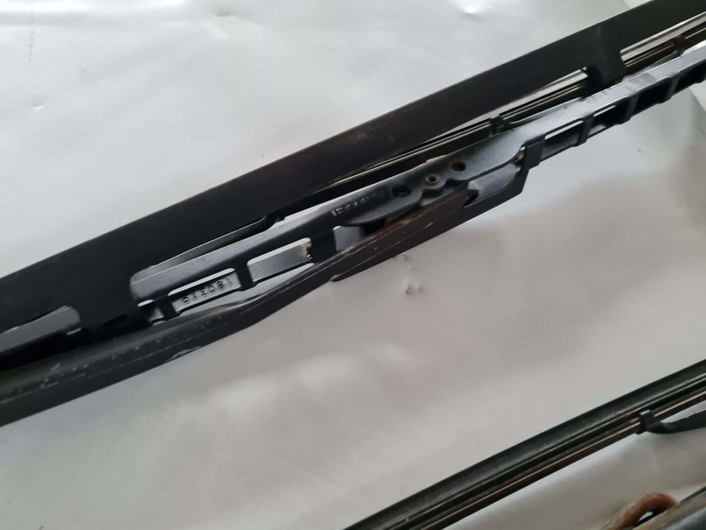 Vējstikla slotu turētājs priekš CITROEN C8 2005 4 Vējstikla slotu turētājs priekš CITROEN C8 2005