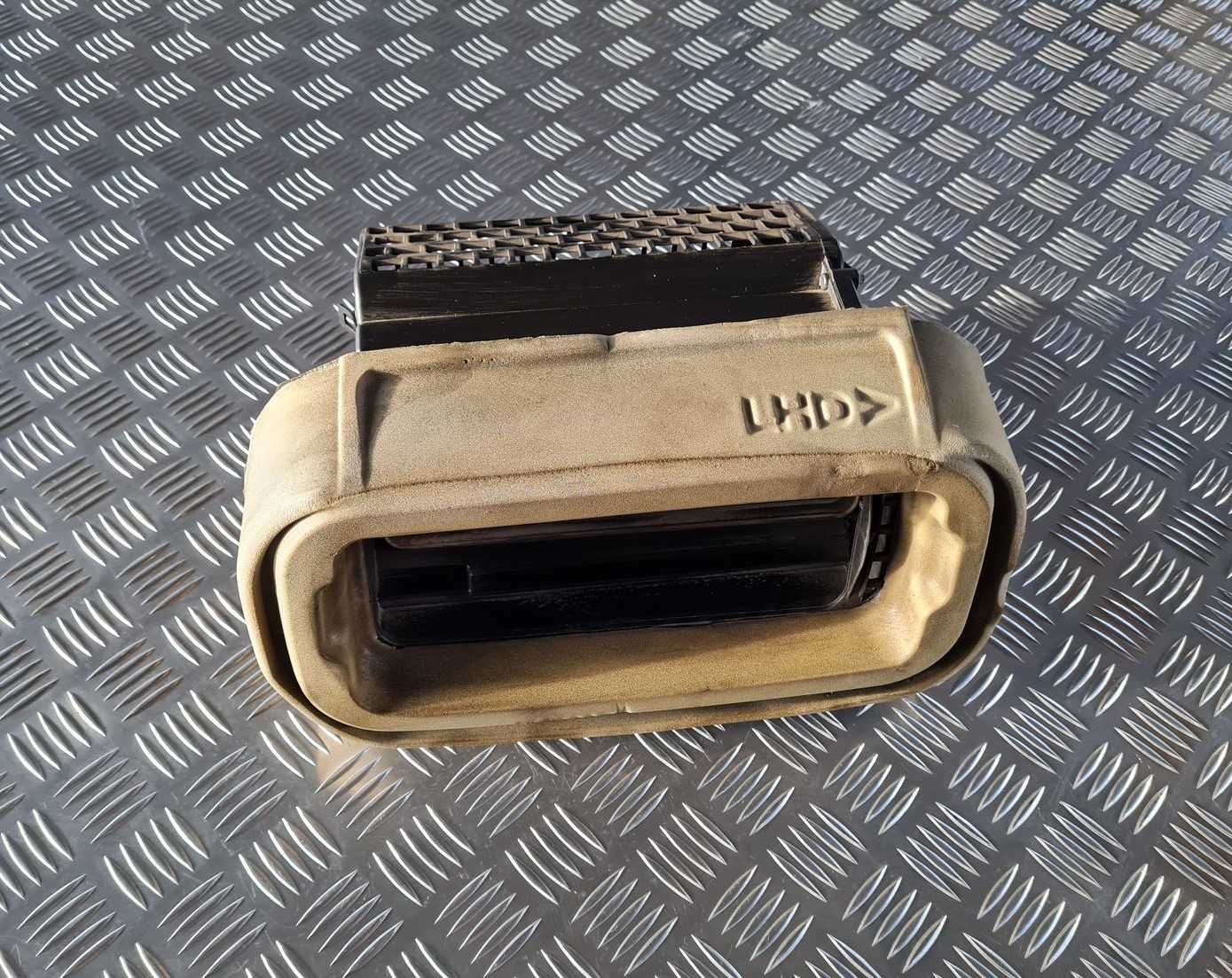 Salona gaisa filtra korpuss priekš OPEL INSIGNIA 2016 2 Salona gaisa filtra korpuss priekš OPEL INSIGNIA 2016