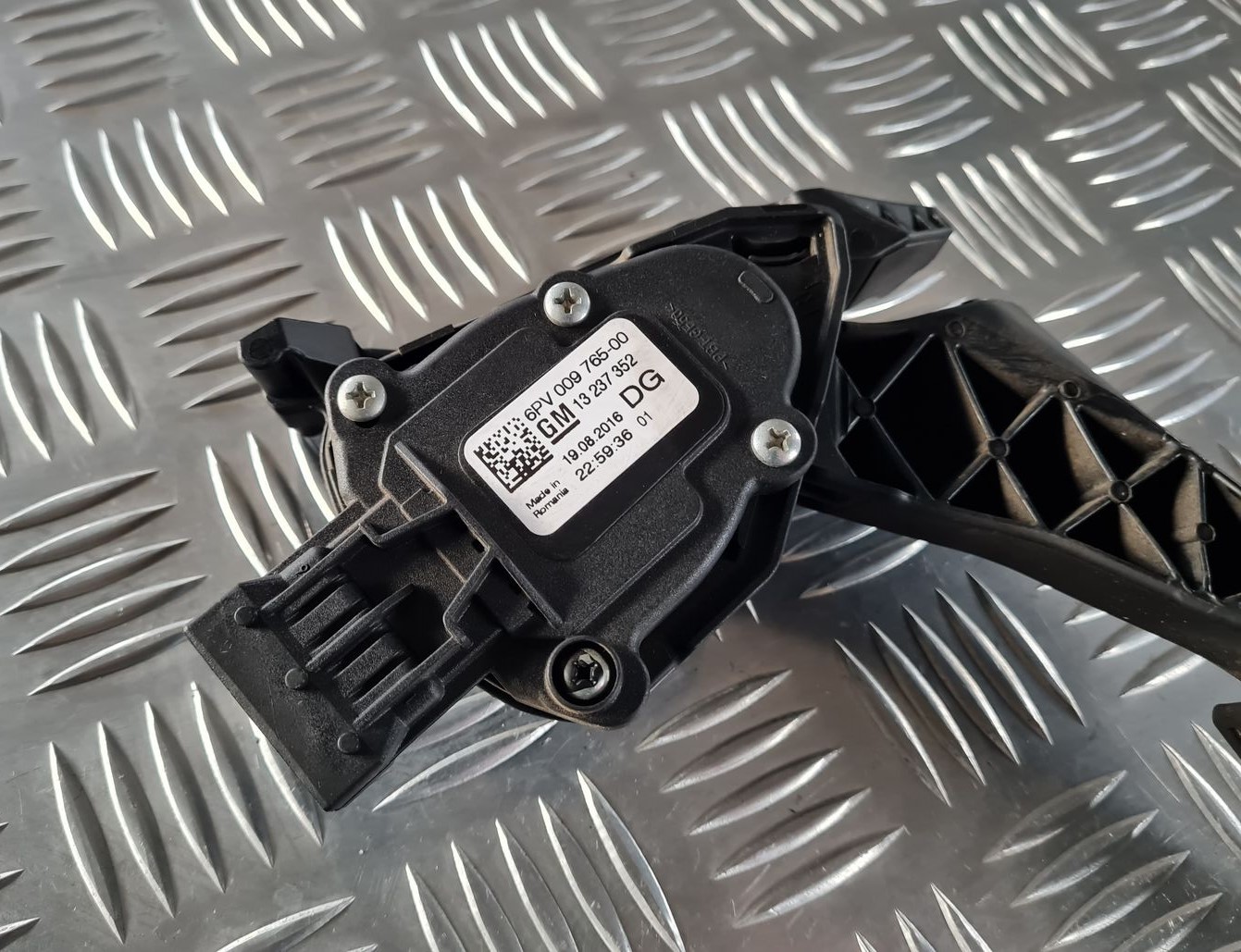 Gāzes pedālis priekš OPEL INSIGNIA 2016 3 Gāzes pedālis priekš OPEL INSIGNIA 2016