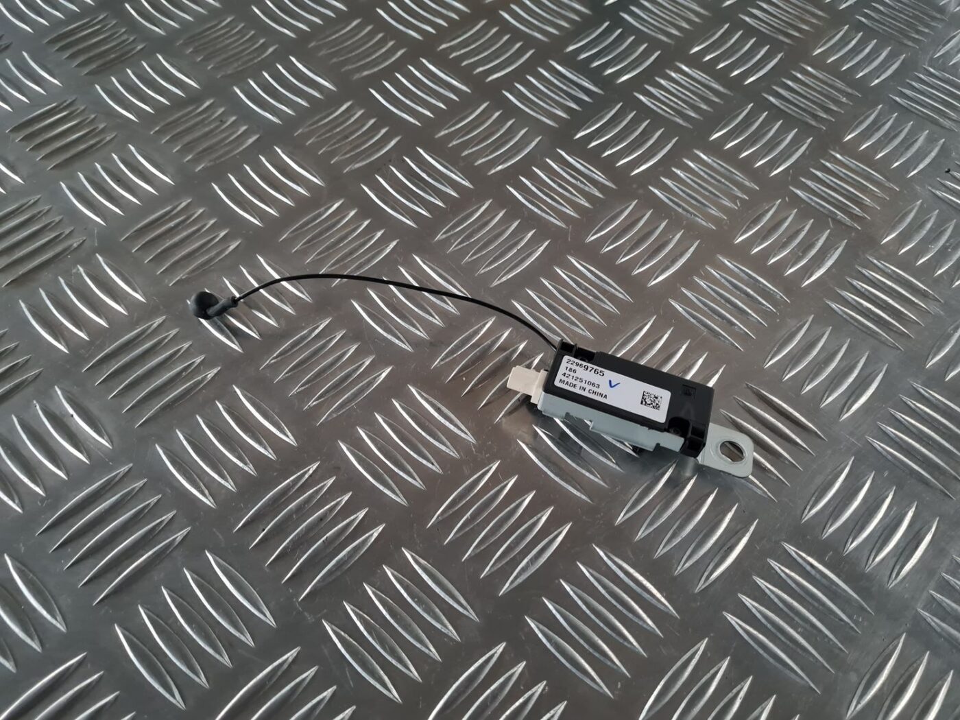 Antenas pastiprinātāja bloks priekš OPEL INSIGNIA 2016 1 Antenas pastiprinātāja bloks priekš OPEL INSIGNIA 2016