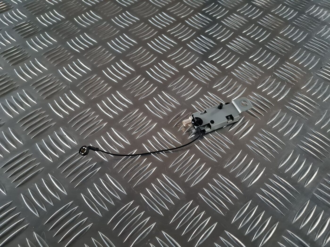 Antenas pastiprinātāja bloks priekš OPEL INSIGNIA 2016 3 Antenas pastiprinātāja bloks priekš OPEL INSIGNIA 2016