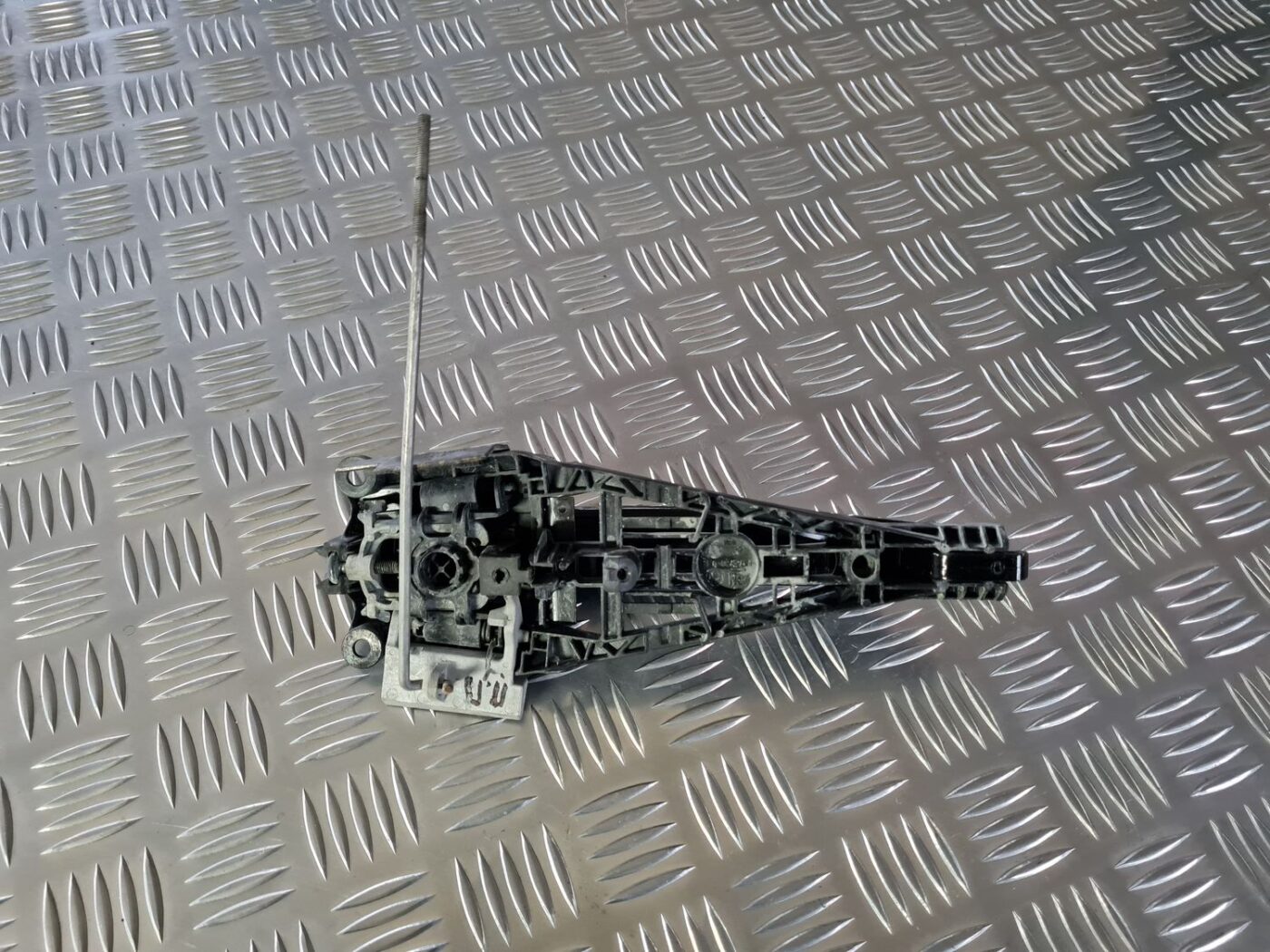 Priekšējāis labais durvju rokturis priekš OPEL INSIGNIA 2016 2 Priekšējāis labais durvju rokturis priekš OPEL INSIGNIA 2016