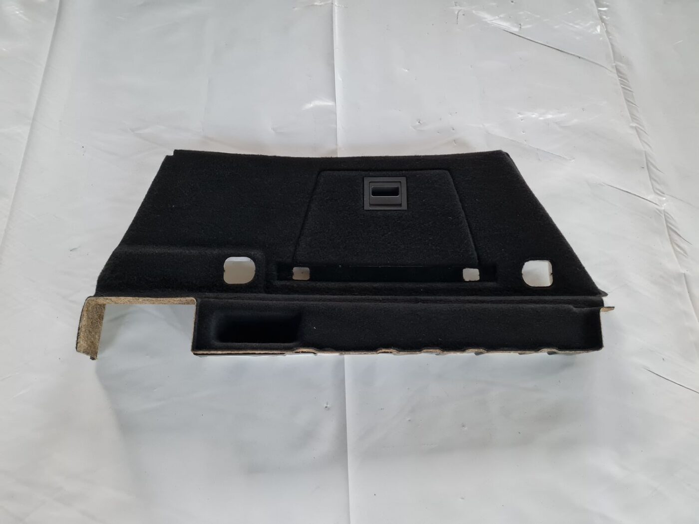 Bagāžnieka nodalījuma sānu apdare priekš OPEL INSIGNIA 2016 1 Bagāžnieka nodalījuma sānu apdare priekš OPEL INSIGNIA 2016