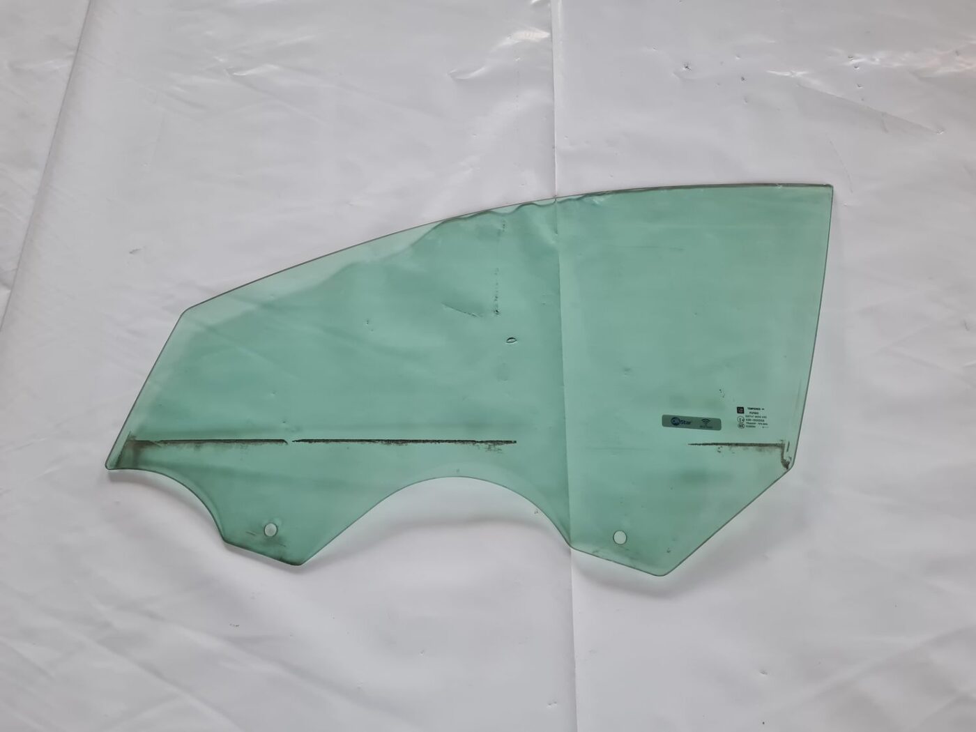 Priekšējo kreiso durvju stikls priekš OPEL INSIGNIA 2016 1 Priekšējo kreiso durvju stikls priekš OPEL INSIGNIA 2016