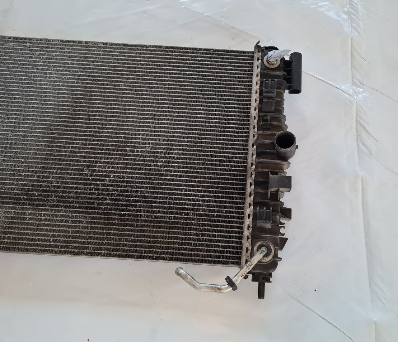 Dzesēšanas radiators priekš OPEL INSIGNIA 2016 4 Dzesēšanas radiators priekš OPEL INSIGNIA 2016