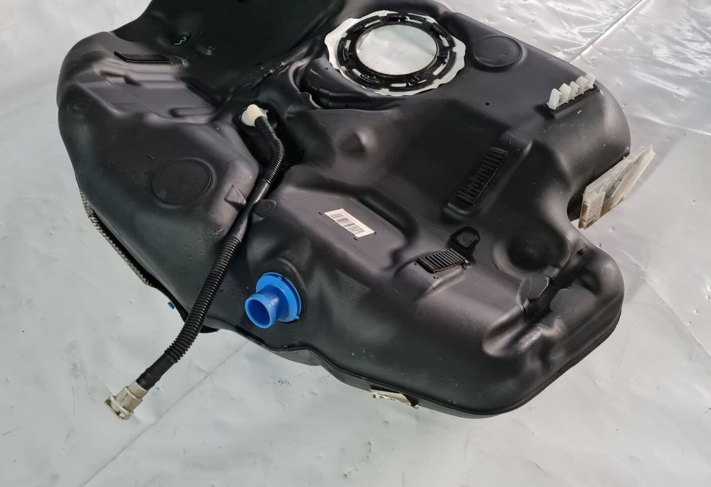 Degvielas tvertne priekš OPEL INSIGNIA 2016 3 Degvielas tvertne priekš OPEL INSIGNIA 2016