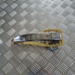 Priekšējāis labais durvju rokturis priekš OPEL VECTRA C 2008