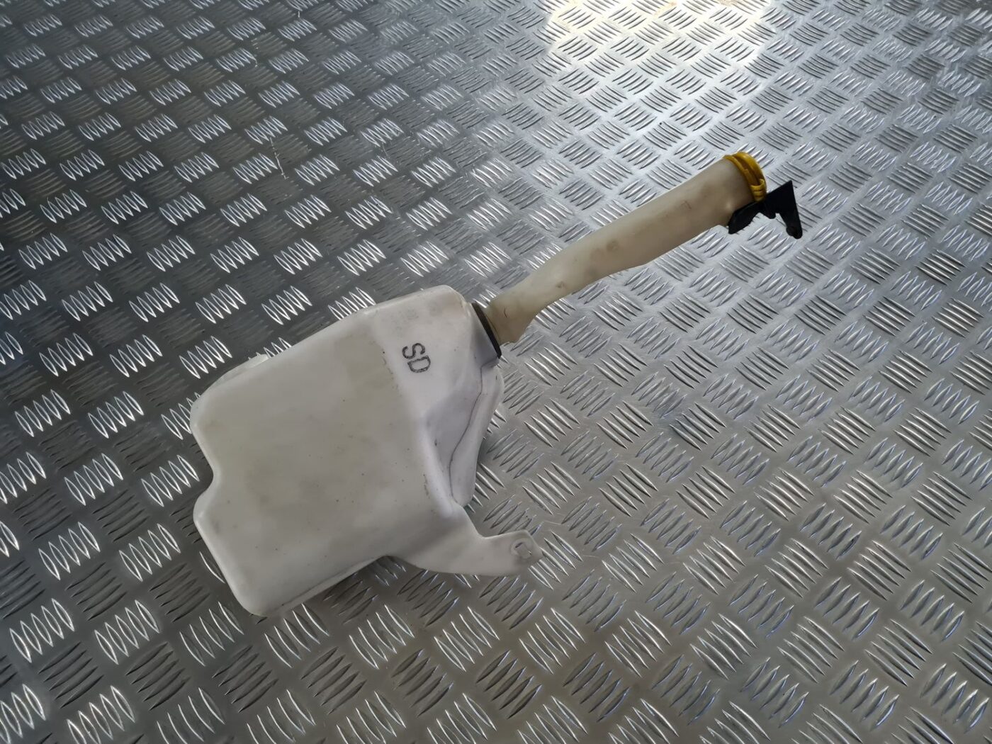 Mazgātāja šķidruma tvertne priekš OPEL VECTRA C 2008 1 Mazgātāja šķidruma tvertne priekš OPEL VECTRA C 2008