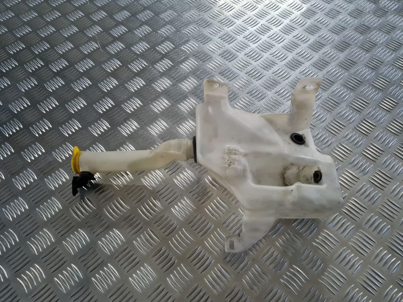 Mazgātāja šķidruma tvertne priekš OPEL VECTRA C 2008 3 Mazgātāja šķidruma tvertne priekš OPEL VECTRA C 2008