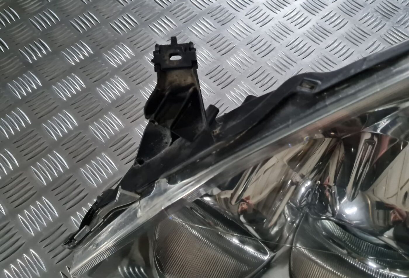 Priekšējais kreisais lukturis priekš OPEL VECTRA C 2008 6 Priekšējais kreisais lukturis priekš OPEL VECTRA C 2008