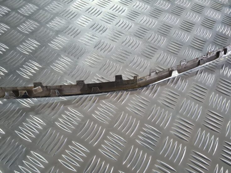 Priekšējā režģa hromēta uzlika priekš OPEL VECTRA C 2008