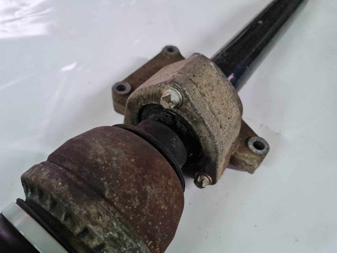 Pusass priekšēja labā priekš OPEL VECTRA C 2008 4 Pusass priekšēja labā priekš OPEL VECTRA C 2008