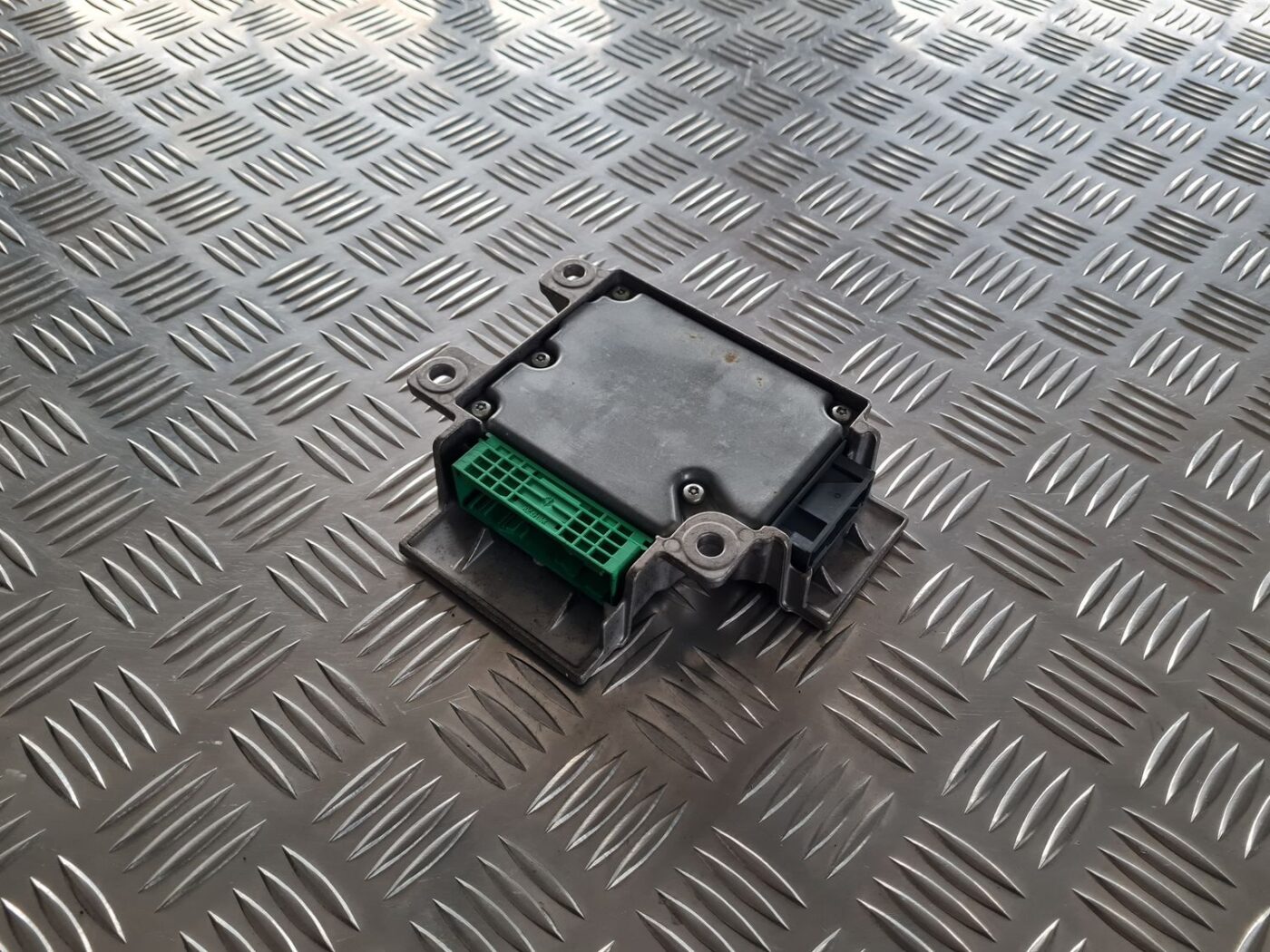 Drošības spilvena vadības bloks priekš OPEL VECTRA C 2002 3 Drošības spilvena vadības bloks priekš OPEL VECTRA C 2002