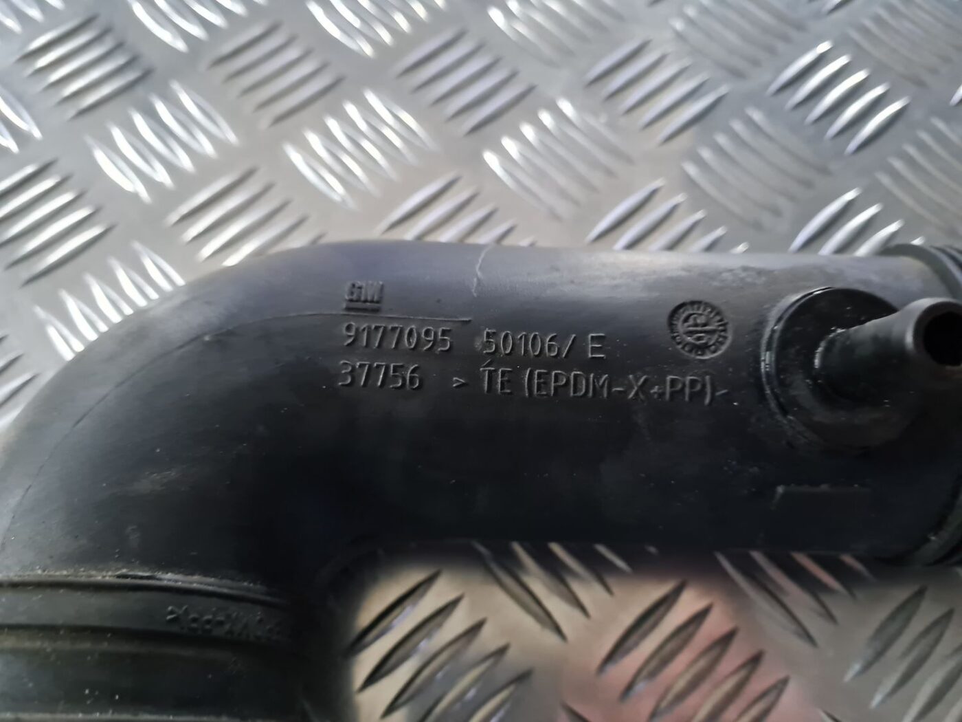 Gaisa filtra korpusa caurule priekš OPEL VECTRA C 2002 3 Gaisa filtra korpusa caurule priekš OPEL VECTRA C 2002