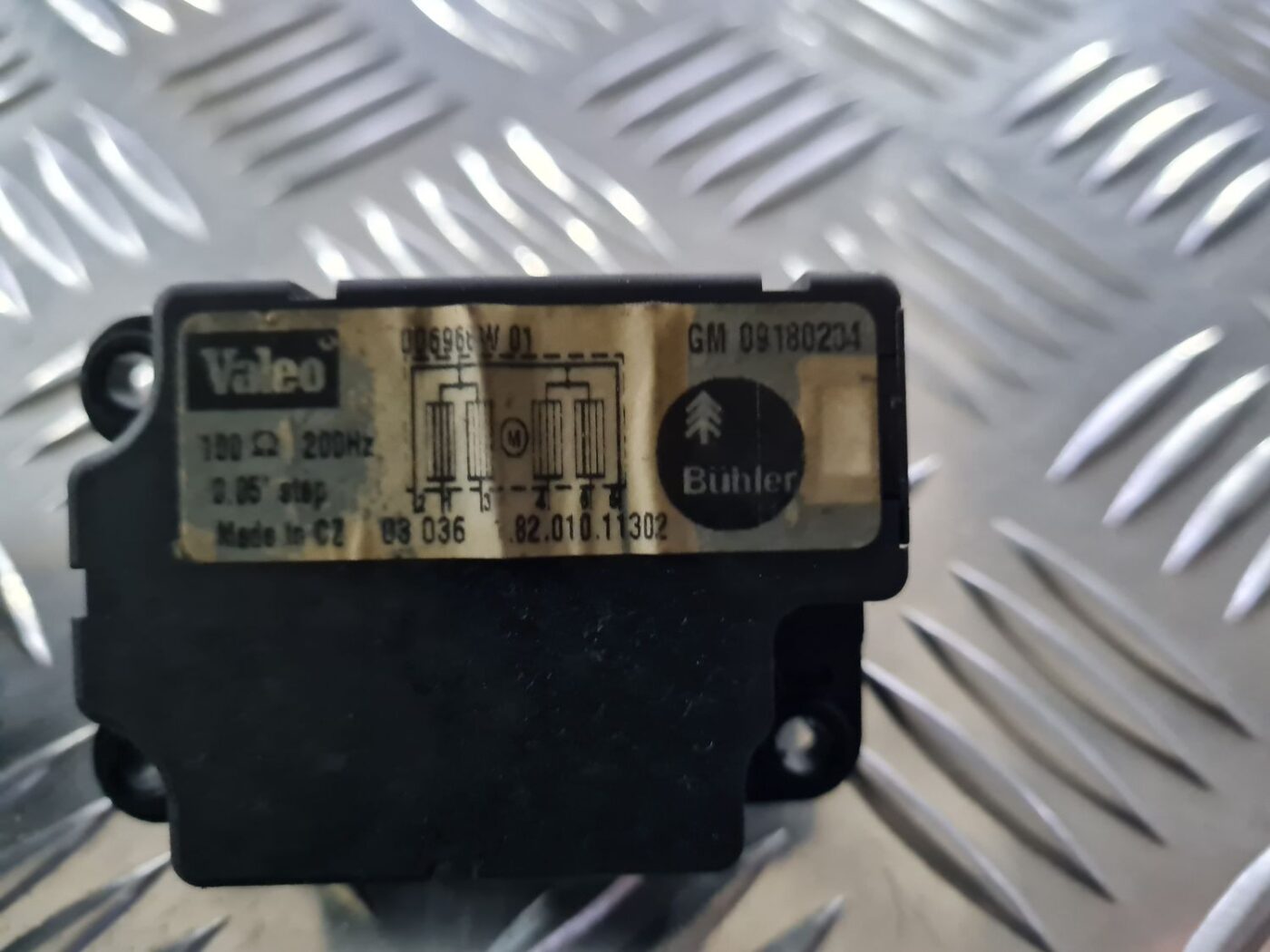 Apsildes sistēmas aktuators priekš OPEL VECTRA C 2002 2 Apsildes sistēmas aktuators priekš OPEL VECTRA C 2002