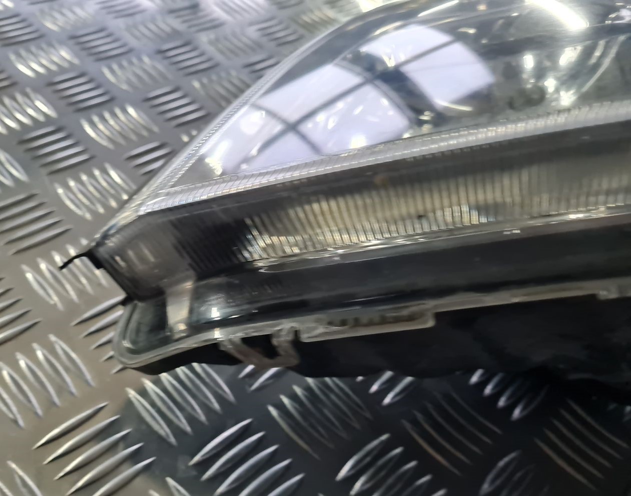 Priekšējais kreisais lukturis priekš OPEL VECTRA C 2002 7 Priekšējais kreisais lukturis priekš OPEL VECTRA C 2002