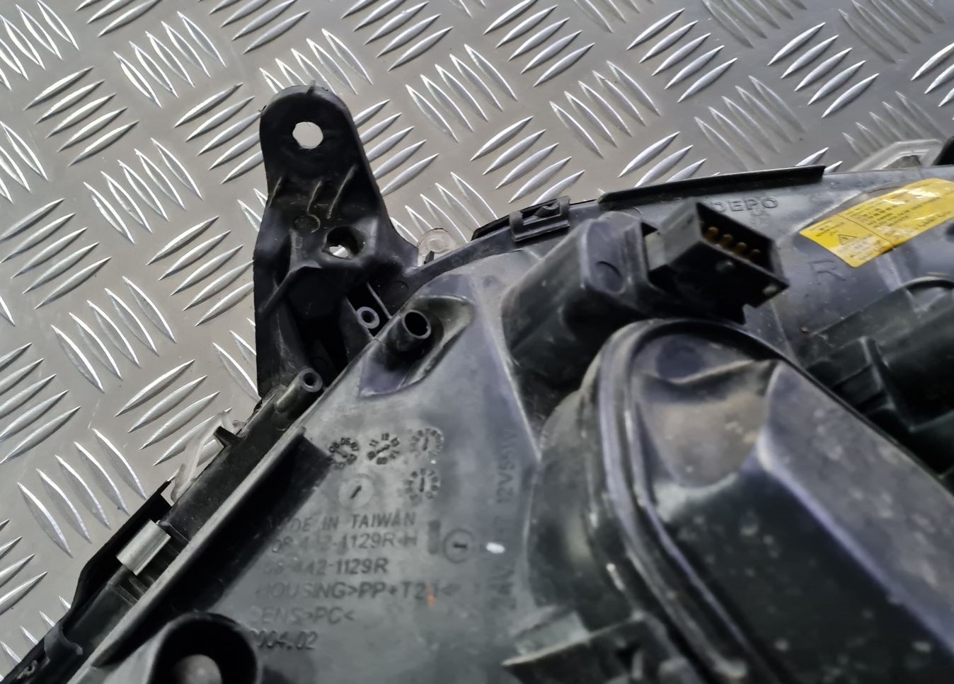 Priekšējais labais lukturis priekš OPEL VECTRA C 2002 5 Priekšējais labais lukturis priekš OPEL VECTRA C 2002