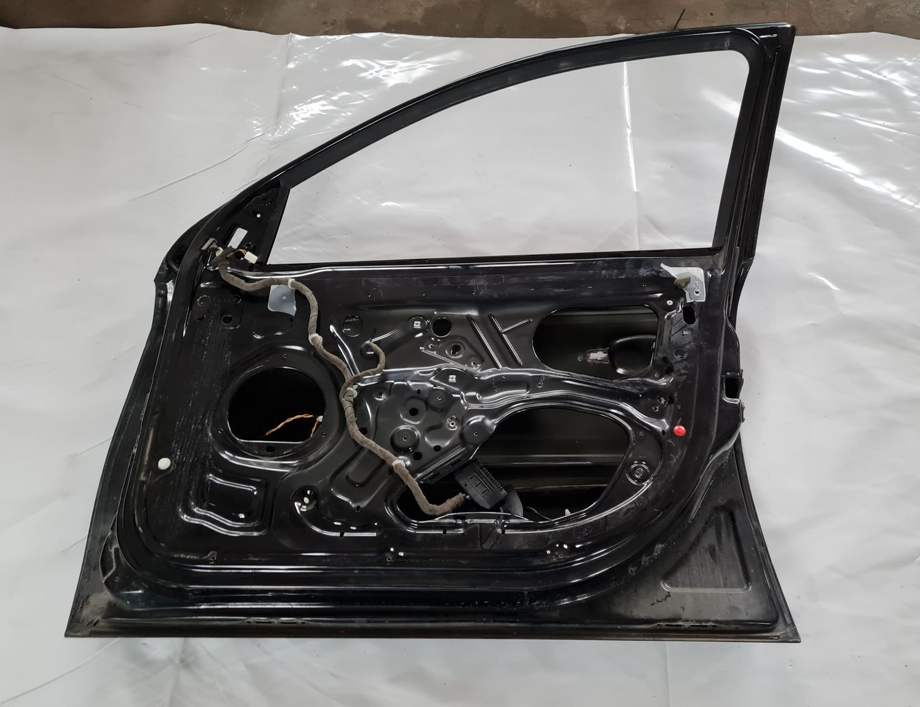 Priekšējās labās durvis priekš OPEL VECTRA C 2002 6 Priekšējās labās durvis priekš OPEL VECTRA C 2002