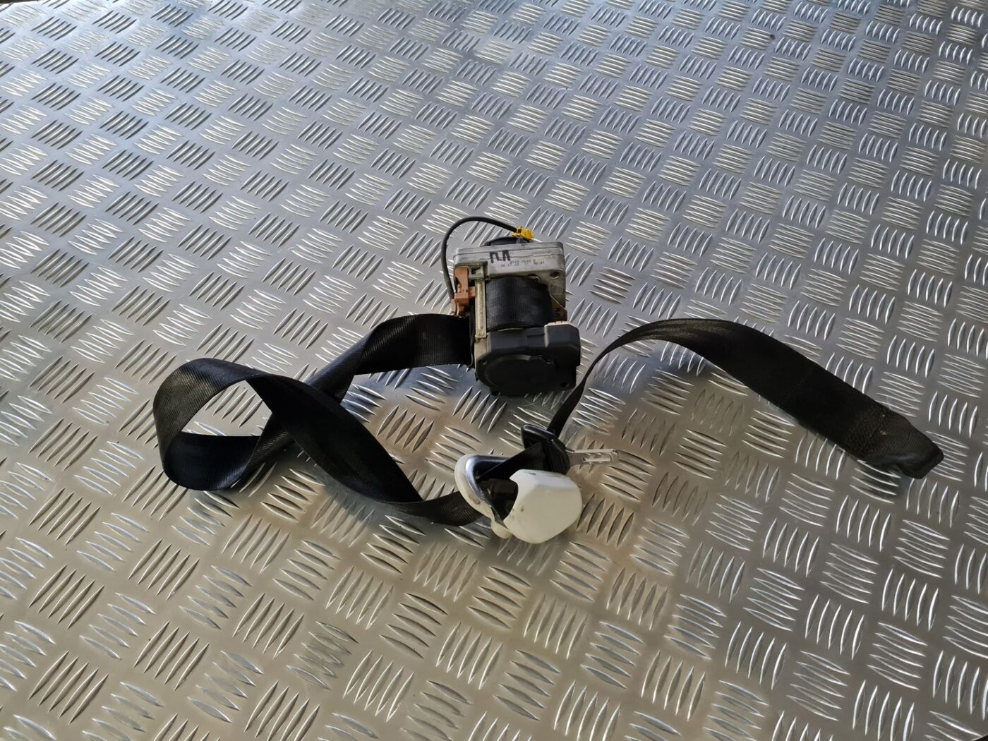 Priekšējā labā drošības josta priekš VW GOLF IV 1999 1 Priekšējā labā drošības josta priekš VW GOLF IV 1999