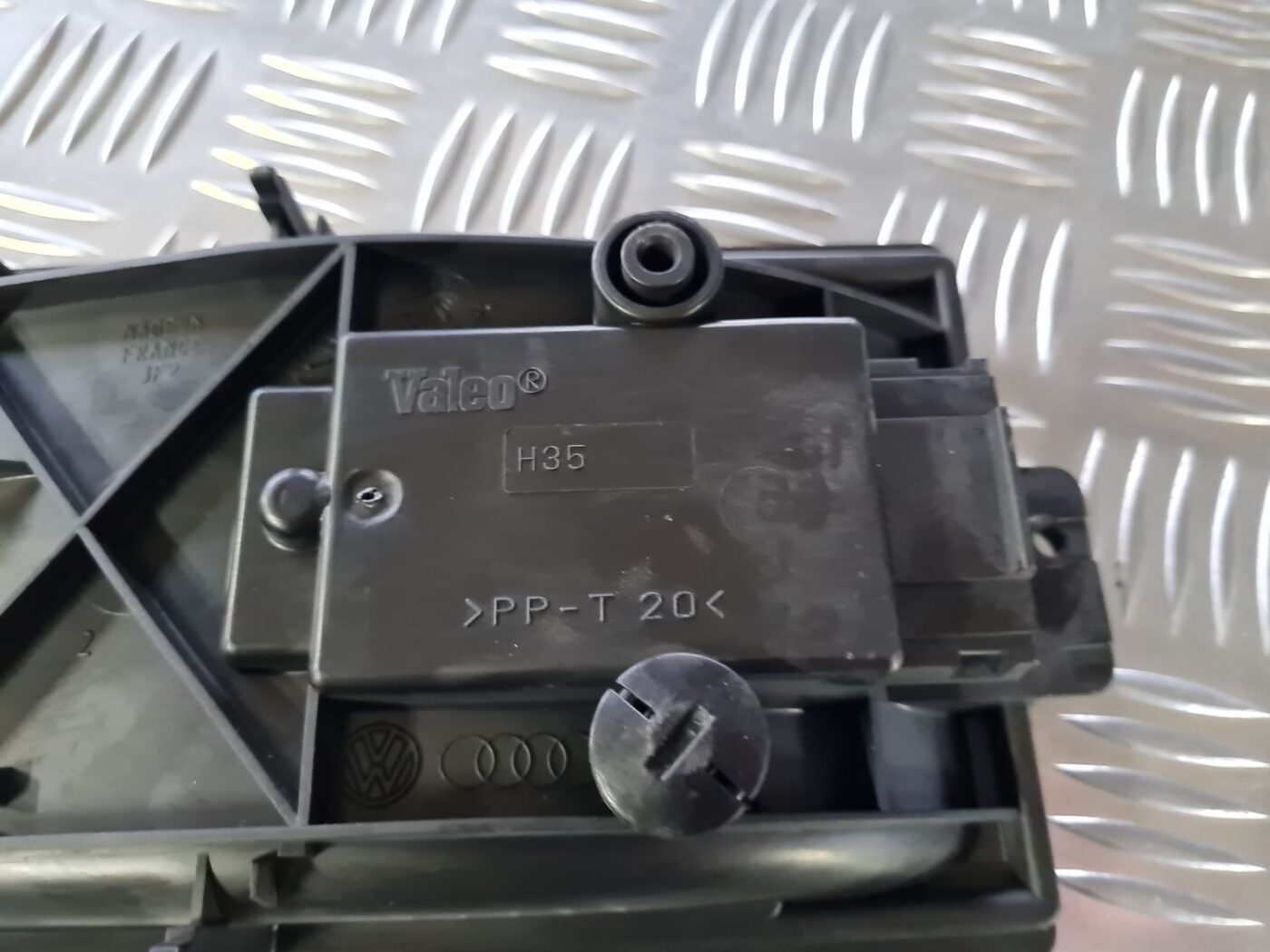 Salona ventilatora rezistors priekš VW GOLF IV 1999 4 Salona ventilatora rezistors priekš VW GOLF IV 1999