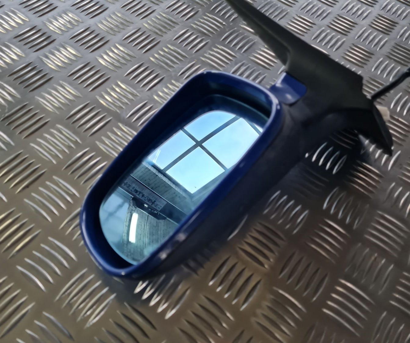 Ārējais spogulis, pa kreisi priekš VW GOLF IV 1999 2 Ārējais spogulis, pa kreisi priekš VW GOLF IV 1999