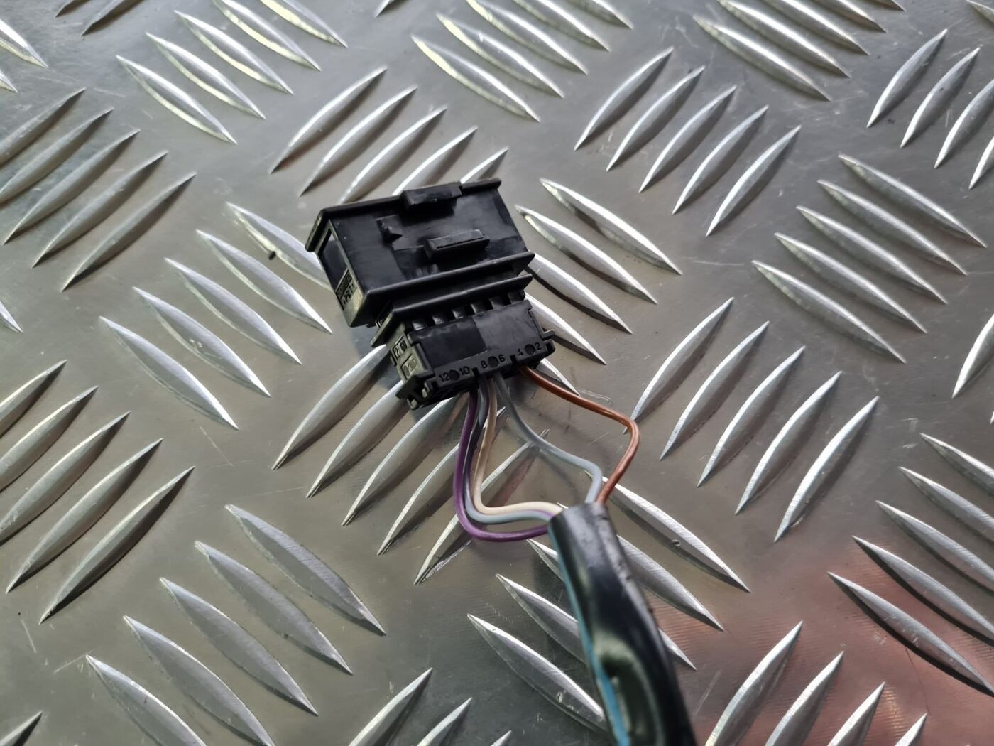 Ārējais spogulis, pa kreisi priekš VW GOLF IV 1999 3 Ārējais spogulis, pa kreisi priekš VW GOLF IV 1999