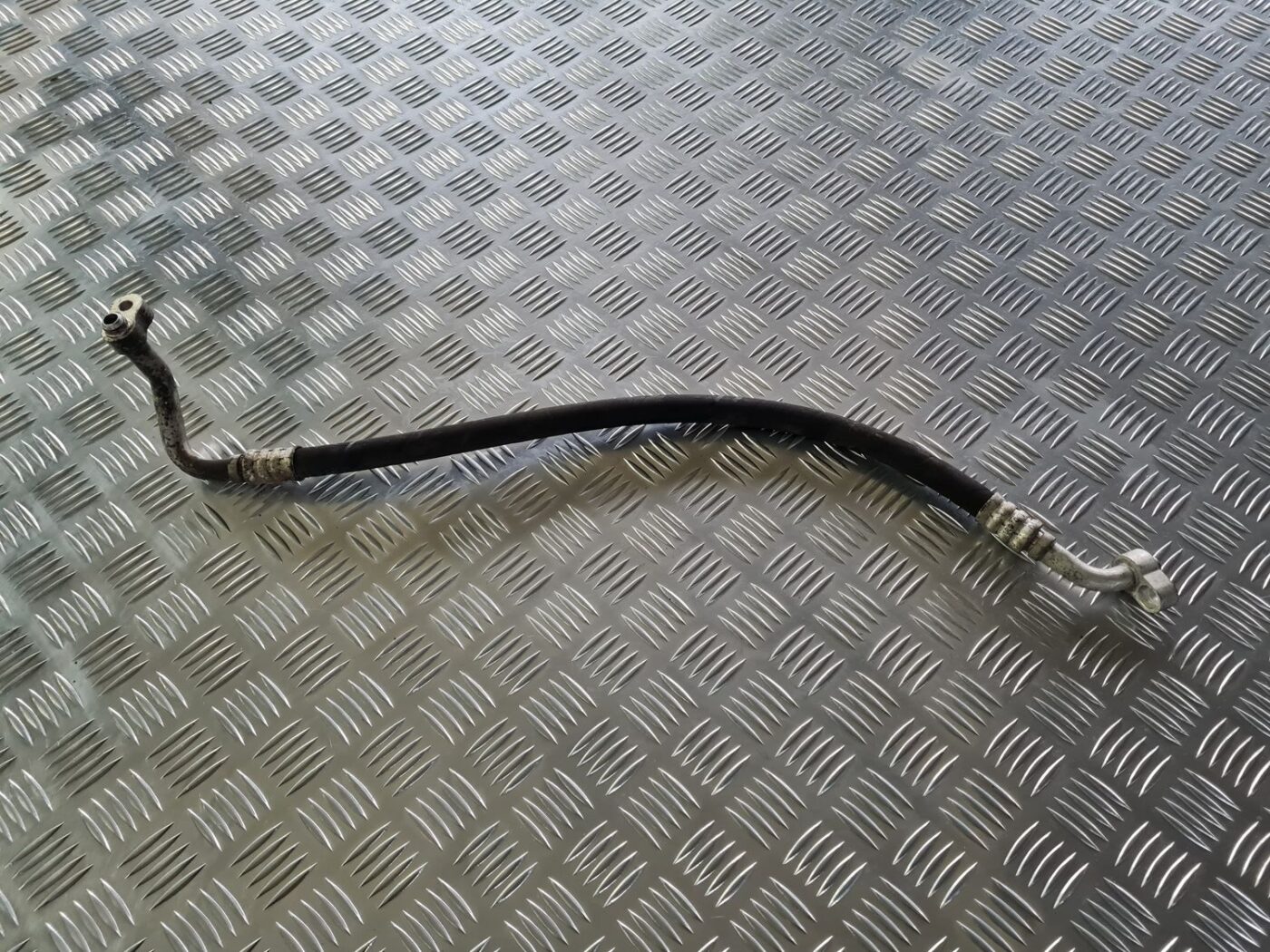 Gaisa kondicioniera caurule priekš VW GOLF IV 1999 1 Gaisa kondicioniera caurule priekš VW GOLF IV 1999