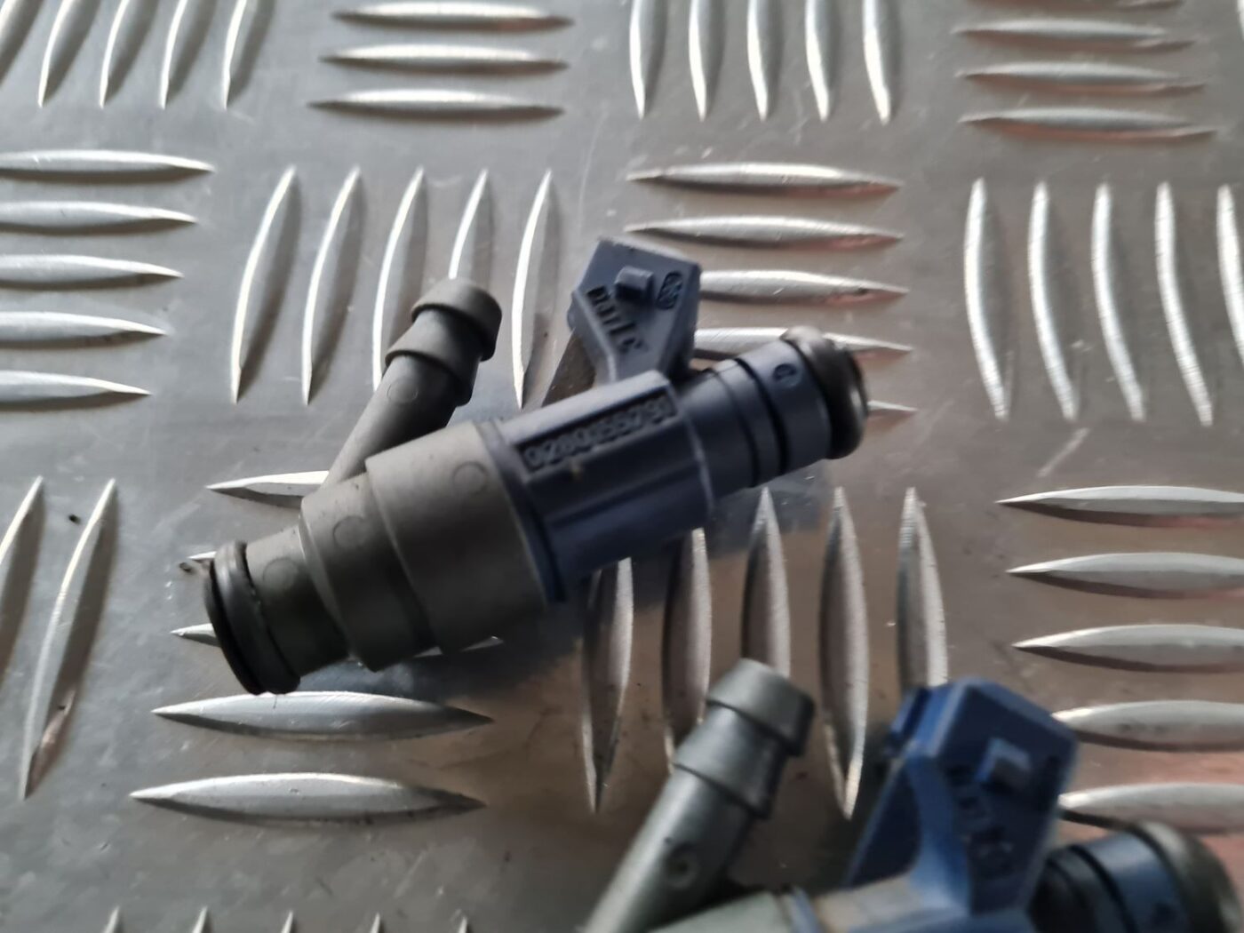 Degvielas smidzinātājs priekš VW GOLF IV 1999 5 Degvielas smidzinātājs priekš VW GOLF IV 1999