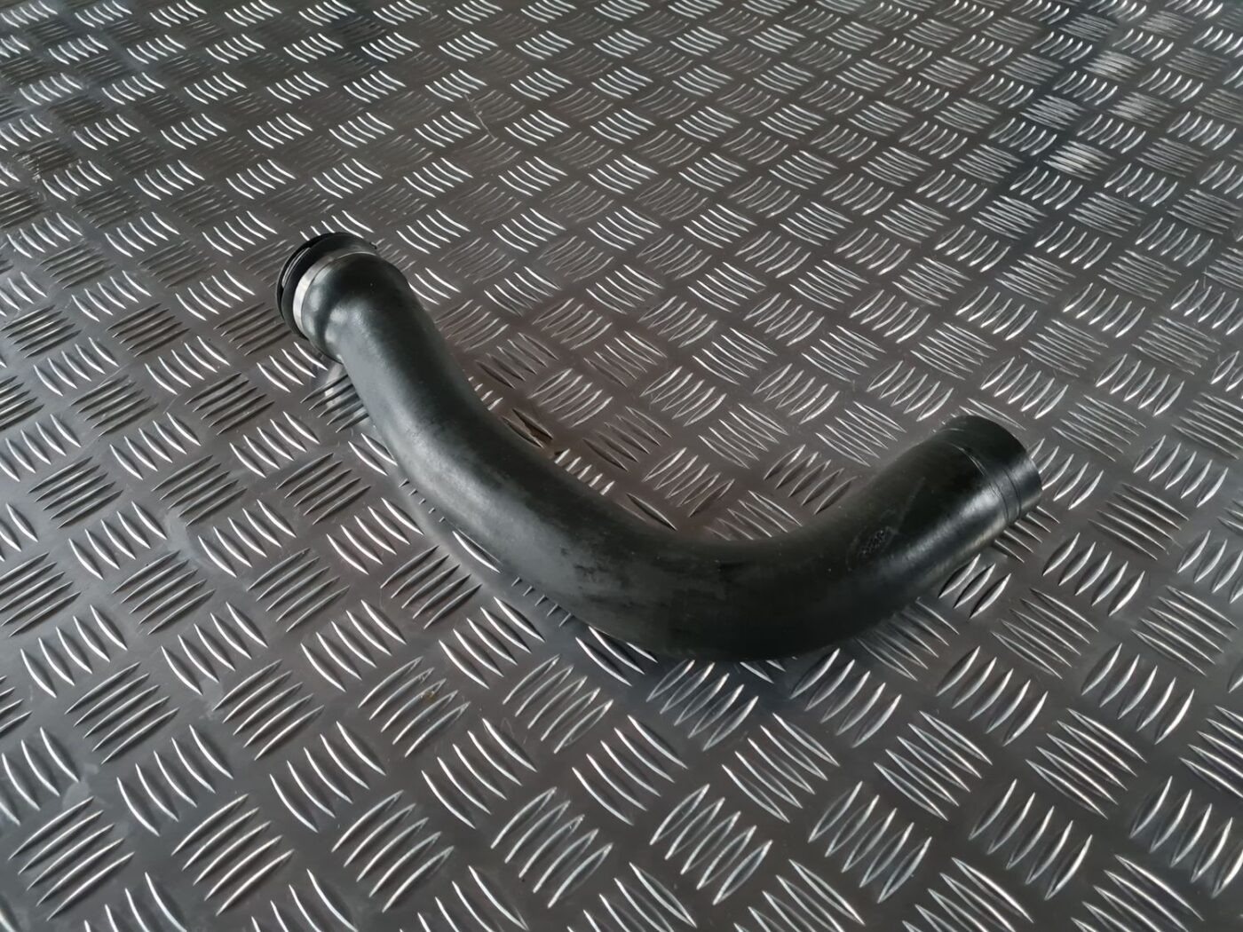 Interkulera caurule priekš RENAULT LAGUNA 2008 4 Interkulera caurule priekš RENAULT LAGUNA 2008